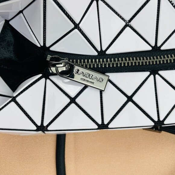 Brand new Issey Miyake white knotted tofu sling bag. - Picture 9 of 11